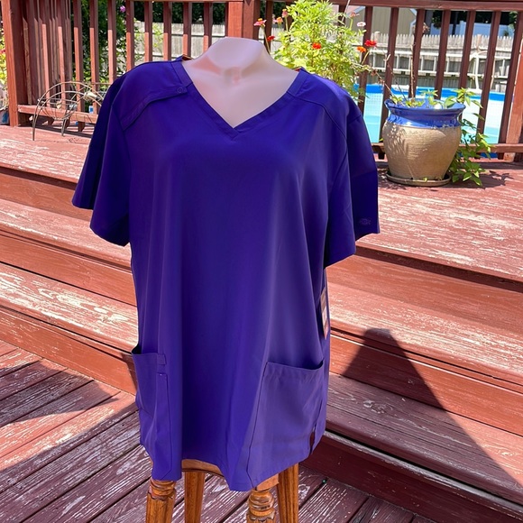Dickies Tops - Dickies Stretch NWT EDS Essentials Medical Top Size 2XL - Bright Blue- NWT's